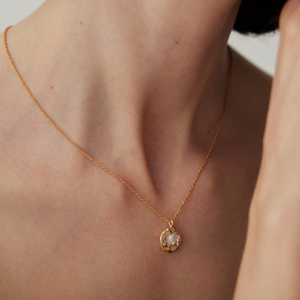 Dawn Embrace: Pearl & Gold Vermeil Necklace