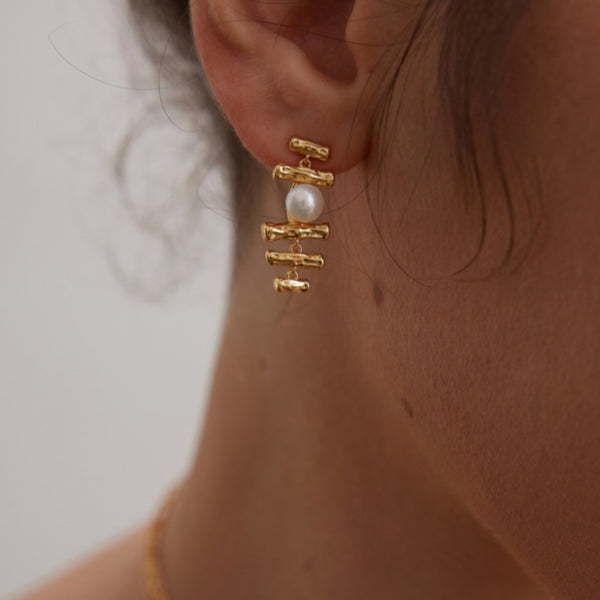 Geometric Gold - Link Natural Pearl Drop Earrings