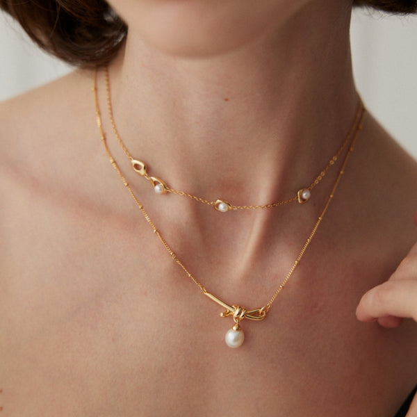 Natural Pearl Bow Pendant Necklace