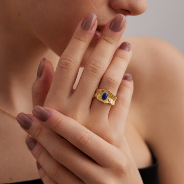 Lapis Lazuli Textured Vintage - Gold Ring